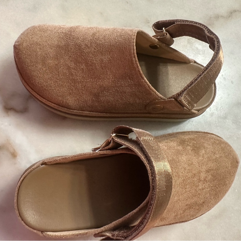 Tan Slingback Shoe - Picture 10 of 15